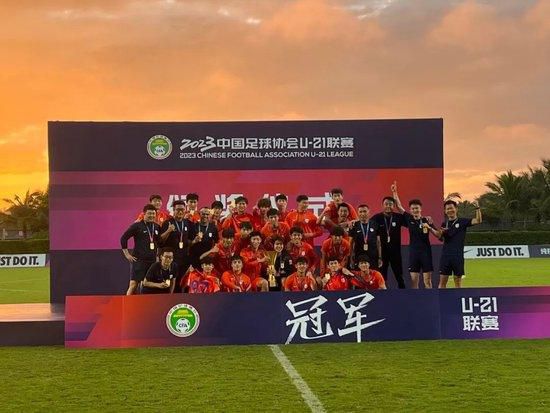 久久天天躁夜夜躁狠狠躁2019