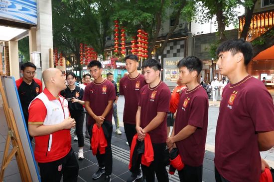 小浪货下面小泬好湿