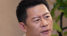 老师撩起裙子让我挺进去